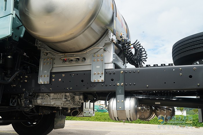 更輕、更省、更好，乘龍H5V LNG讓長(zhǎng)途變成旅途