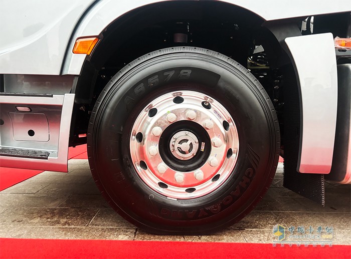 680馬力！干線物流“無(wú)敵戰(zhàn)力”來(lái)也