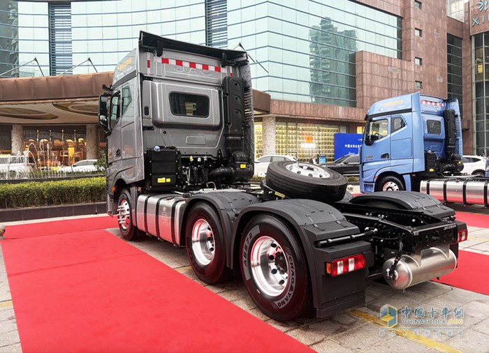 680馬力！干線物流“無(wú)敵戰(zhàn)力”來(lái)也