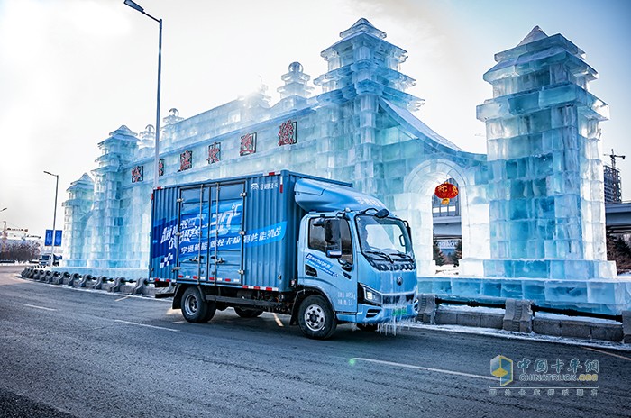 在冰凍三尺的哈爾濱，宇通輕卡化身“破冰達(dá)人”