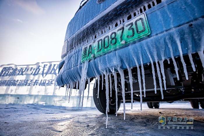 在冰凍三尺的哈爾濱，宇通輕卡化身“破冰達(dá)人”