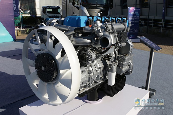 將全能刻入DNA，JH6 8×4 LNG載貨車創(chuàng)富靠譜！