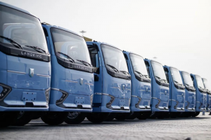 首批20臺(tái)電車交付柬埔寨客戶！濰柴新能源商用車與大象集團(tuán)打響合力出海戰(zhàn)略“第一槍”