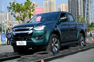 開皮卡自駕回家過年！T30探險(xiǎn)家更拉風(fēng)，凍雨暴雪返鄉(xiāng)沒有“囧途”