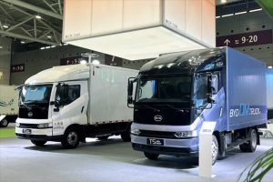 雙輪驅(qū)動，綠色物流 比亞迪亮相深圳國際商用車生態(tài)博覽會