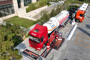 有安全更賺錢！?；愤\(yùn)輸從業(yè)30年，孫總堅(jiān)定選擇聯(lián)合重卡