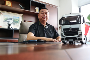 創(chuàng)輝物流郭六川：奔馳卡車“解壓”更步步領“鮮”