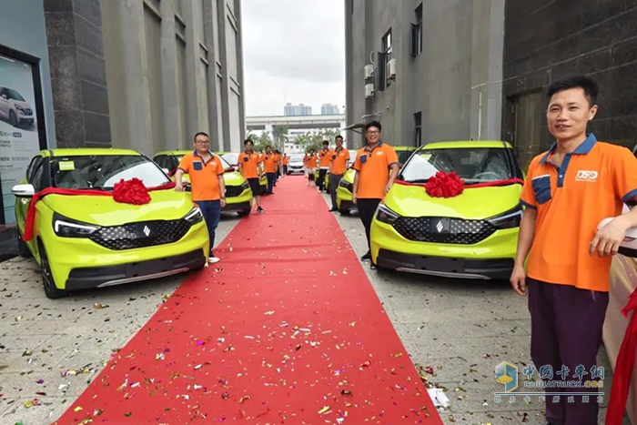 首批50臺(tái)易至EV3青春版交付遞時(shí)代 相繼投放佛山、東莞、廣州等地