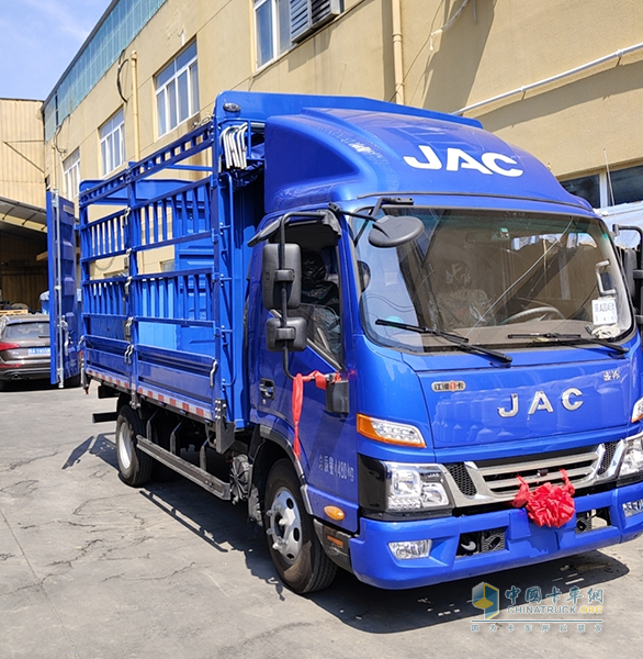 米面糧油配送，江淮1卡駿鈴A8杠杠滴