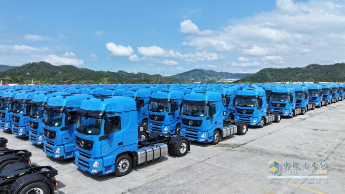 中通一次性采購400臺！東風(fēng)智能重卡何以頻獲快遞大咖青睞？