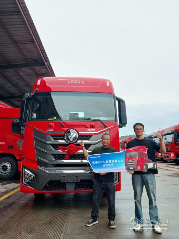 百公里22.5L！老司機(jī)黃師傅：港口運(yùn)輸就選歐曼星翼 高效更帶勁、節(jié)油更能賺