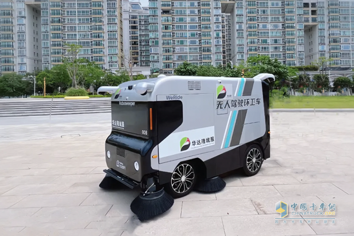 潮汕圈首秀，文遠(yuǎn)知行無(wú)人駕駛掃路機(jī)S1駛?cè)霃V東汕頭