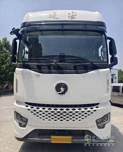 伊頓康明斯：披荊斬棘的夫妻檔，攜手開辟幸福貨運路！