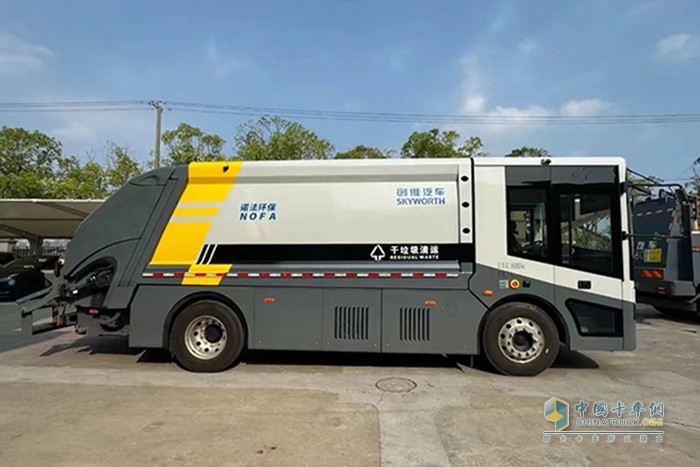 上海松江：垃圾車與“公交車”融為一體？這款新能源壓縮式垃圾車科技性能大有看頭