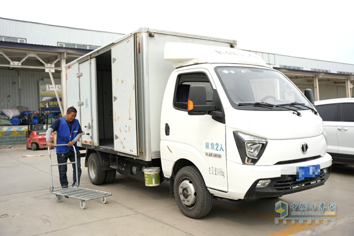 200L大氣罐！飛碟締途MX“燃精靈”助力陳天龍馳騁大美新疆！