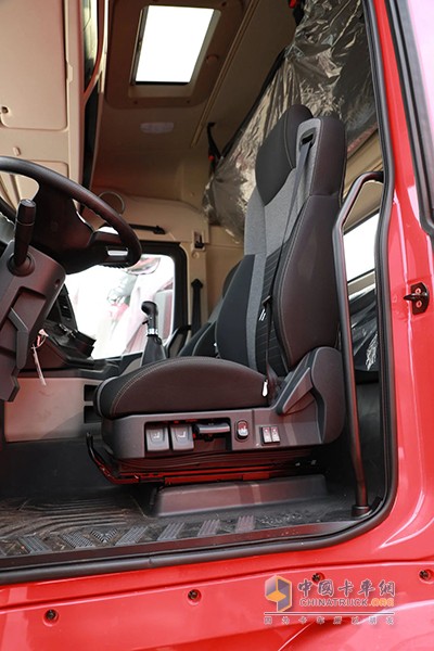 江淮重卡 ：秋天的第一只大閘蟹，你嘗鮮了嗎？