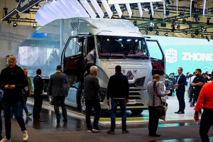 中國重汽自主智造實力，助力物流運輸行業(yè)向“綠”而行