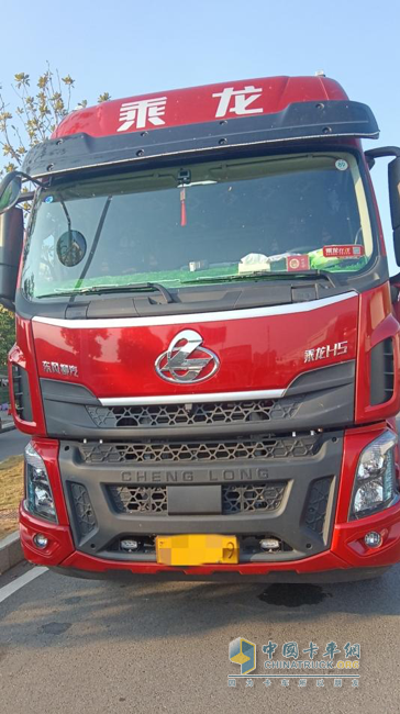 乘龍H5創(chuàng)富版綠通房車(chē):動(dòng)力強(qiáng)勁油耗低?細(xì)節(jié)貼心助創(chuàng)富