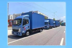 高峰時(shí)節(jié)運(yùn)輸季藍(lán)擎輕卡火熱交車不停歇！