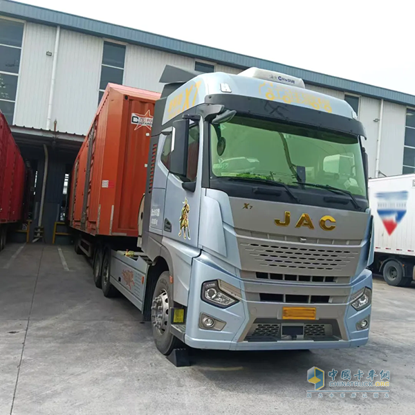 快遞車主的真實聲音！江淮重卡，雙十一路上的得力伙伴