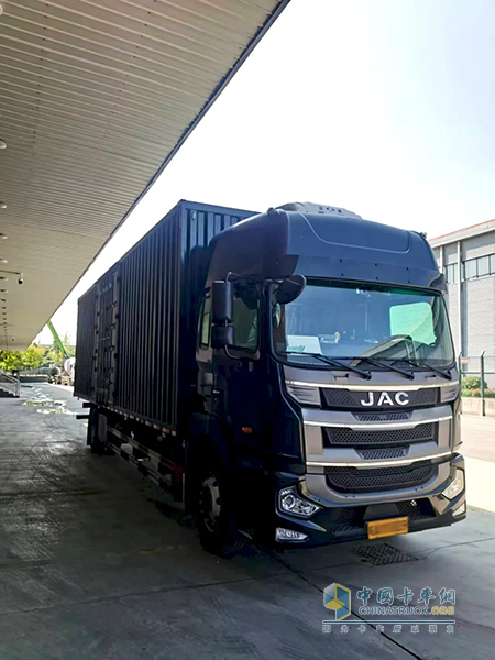 快遞車主的真實聲音！江淮重卡，雙十一路上的得力伙伴