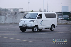奇瑞開瑞江豚E5/E7客運(yùn)版：新能源商用車市場的新勢力，經(jīng)濟(jì)實(shí)惠的多功能電動(dòng)輕客