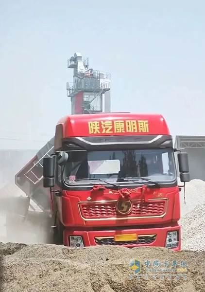 可靠優(yōu)先，服務到位，王老板說：砂石料選車認準這兩點！