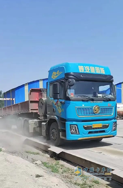 可靠優(yōu)先，服務到位，王老板說：砂石料選車認準這兩點！