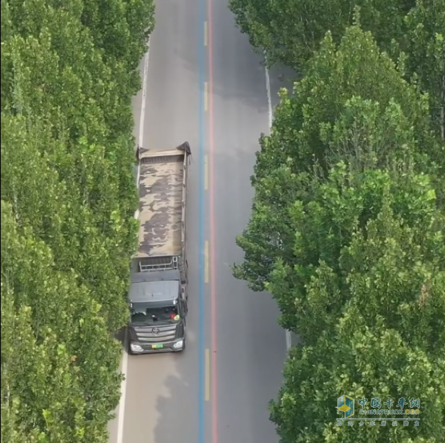 每公里1.3度電！李隊長：174臺歐曼智藍重卡高效省電 讓運輸效益步步高升