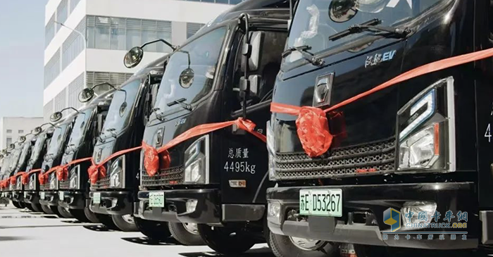 2024中國商用車黑科技大賽，徐工汽車再獲雙獎！