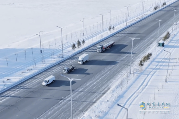 江淮1卡性能卓越，無懼極寒，破冰黑河