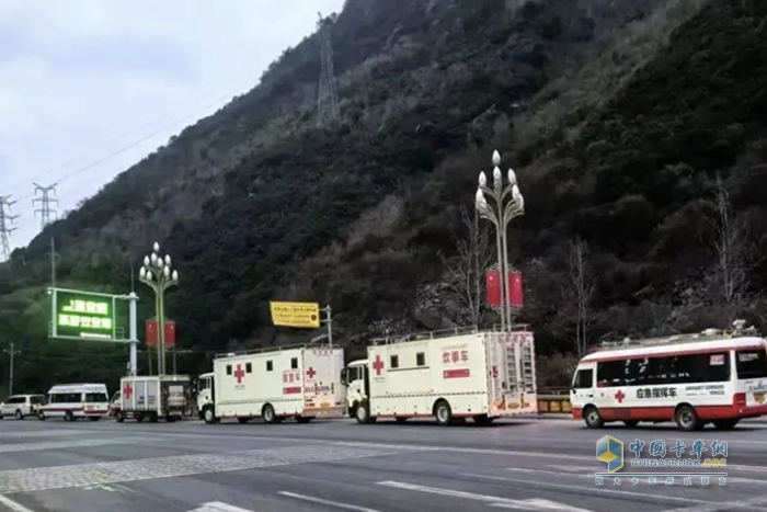 豪沃應(yīng)急救援力量，撐起西藏地震救援后勤生命線