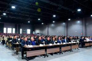 東風(fēng)商用車營(yíng)銷事業(yè)部組織召開(kāi)核心經(jīng)銷商研討會(huì)