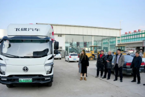 飛碟漫天飛財運滿滿 · 車友會：一場“車輪上的故事會”，燃爆草原！