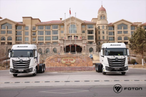 交車100臺 簽約300臺！歐曼銀河重卡發(fā)布閃耀絲路 新租賃模式推出多方共贏