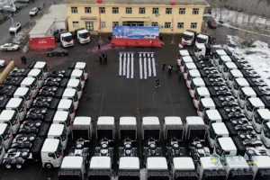 綠動啟程！百臺徐工純電動牽引車閃耀西北