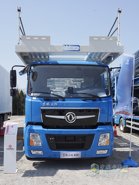 東風(fēng)商用車：兩場簽約！喜獲700+400大單