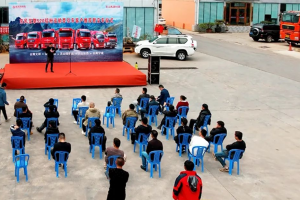 東風商用車：30輛定制燃氣牽引車交付文山鋁粉運輸大客戶