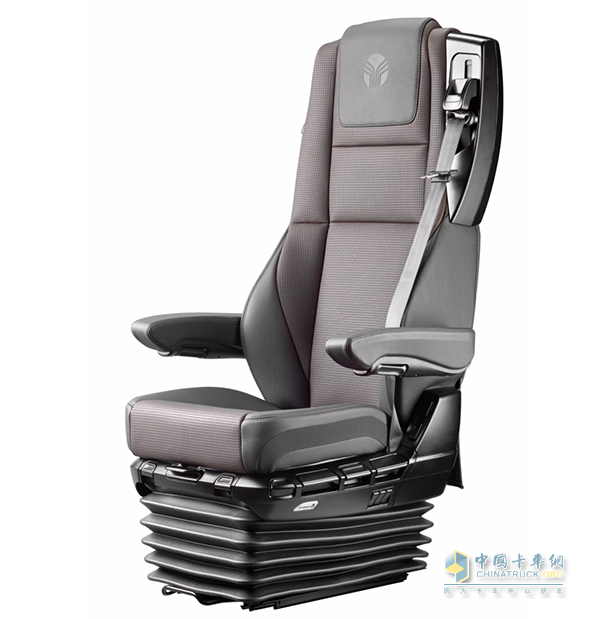 格拉默助力一汽解放公益活動，共同促進貨車司機暖心服務