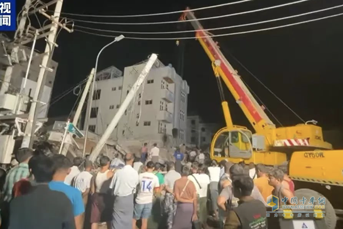 “黃金救援72小時(shí)” ，徐工為緬泰震區(qū)開(kāi)辟生命通道！