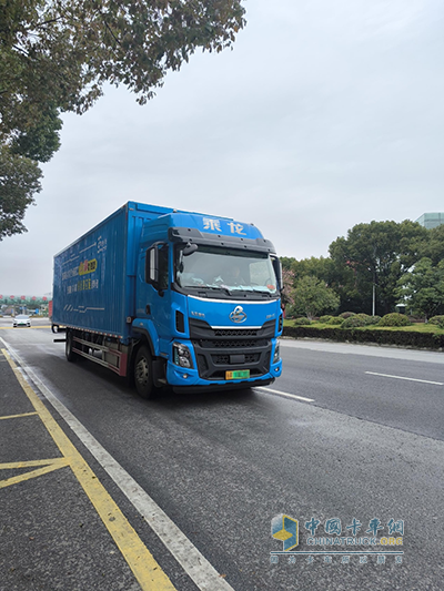 每公里0.8度電！乘龍H5純電大單橋跑快遞更高效