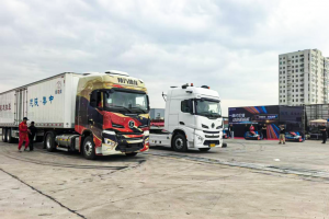 2025中集·陜汽3.0產(chǎn)品極致匹配動(dòng)態(tài)特技挑戰(zhàn)賽西安站圓滿舉辦