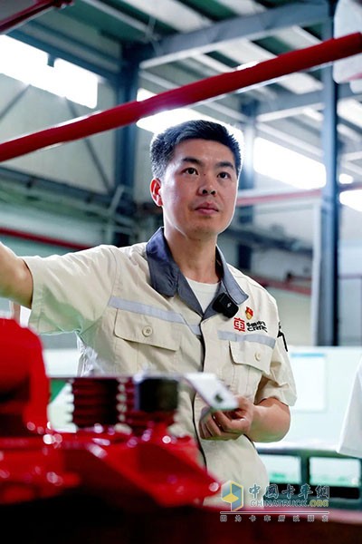 喜報(bào)！肖乾亮榮膺“湖南省勞動(dòng)模范”！