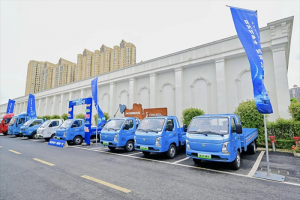 濰柴藍擎&漢德車橋X1純電小卡上市，共創(chuàng)新能源商用車高效節(jié)能新標桿！