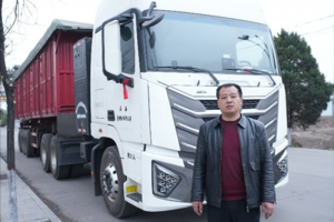 車隊年省90萬！李經理鐘情的歐曼星翼400kWh純電牽引車高能助力