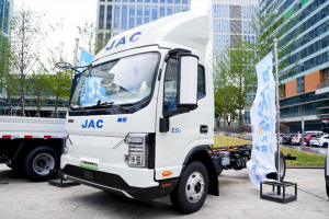江淮1卡閃耀2025商用車金融大會(huì)，品牌勢(shì)能再升級(jí)