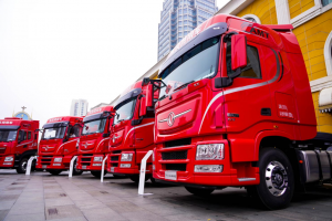 湖北衛(wèi)視聚焦東風商用車：以客戶為中心，1-4月持續(xù)領(lǐng)跑中重卡市場