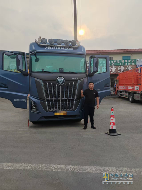 首月就跑12000公里+！歐曼銀河7燃?xì)廛嚕焊邘煾荡┥皆浇牡昧?zhàn)車