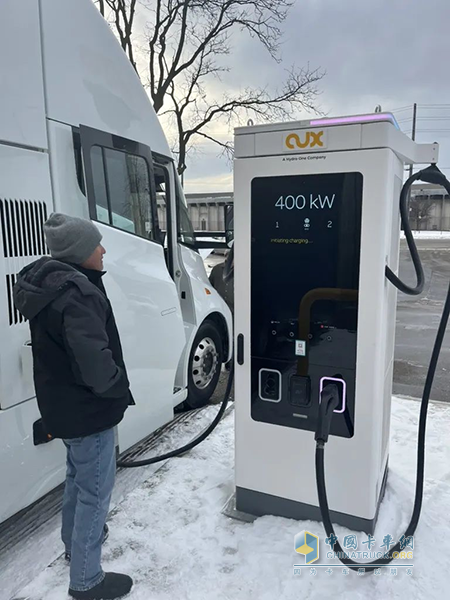 葦渡科技Windrose長(zhǎng)續(xù)航純電重卡獲加拿大3600萬(wàn)元訂單