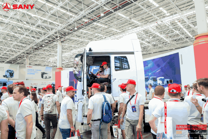 斬獲全產(chǎn)品線(xiàn)訂單及意向超5億元 首屆三一歐洲客戶(hù)峰會(huì)暨歐標(biāo)636kWh電動(dòng)重卡發(fā)布會(huì)成果斐然